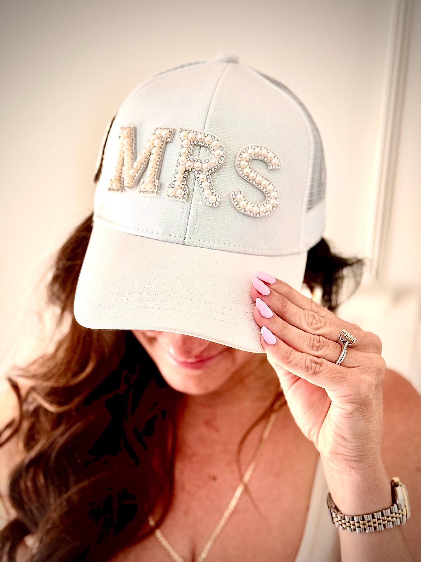 Mrs. Glitter Trucker Hat – Bridal Hat for Bachelorette & Honeymoon