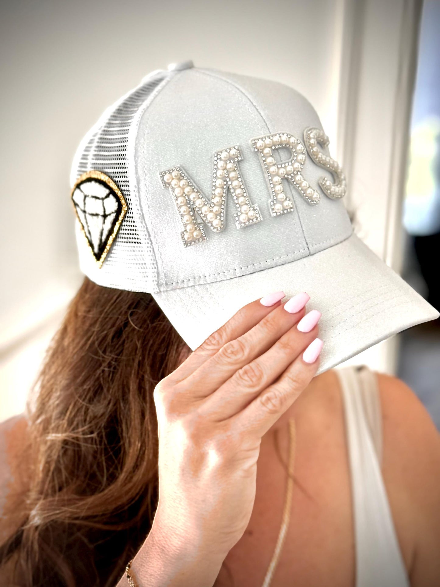 Mrs. Glitter Trucker Hat – Bridal Hat for Bachelorette & Honeymoon